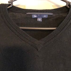 Gap sweater